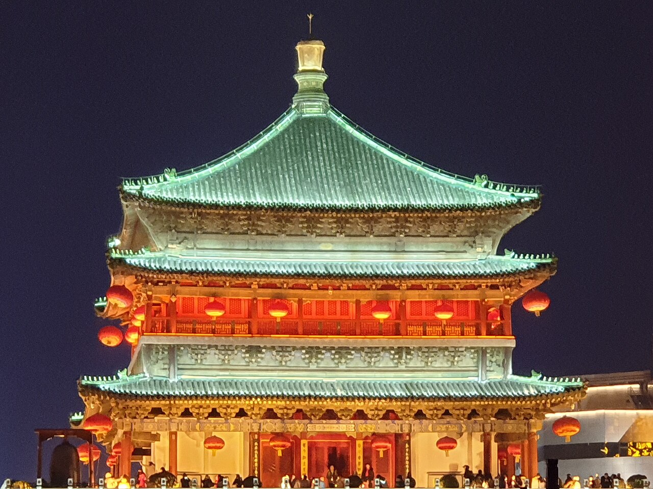 鐘樓夜景(行過去就係回民街)